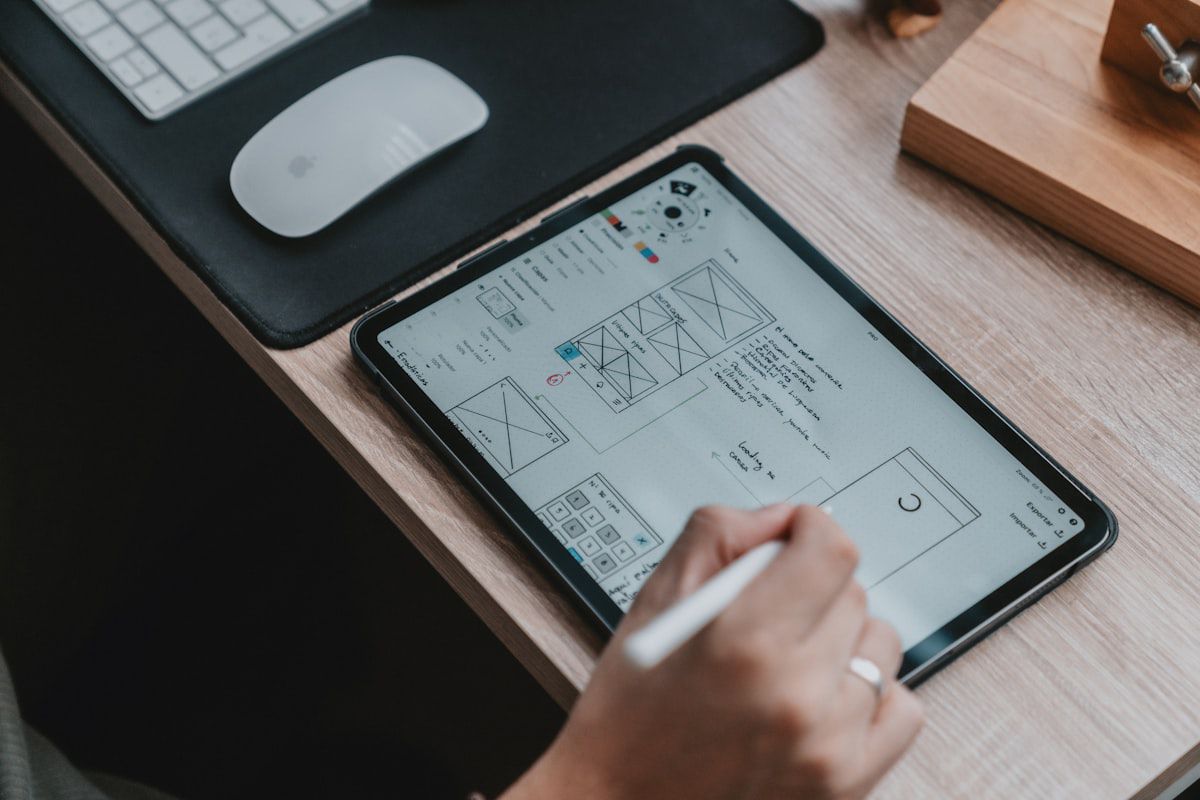 UI/UX Tasarım İlkeleri: Mükemmel Kullanıcı Deneyimi